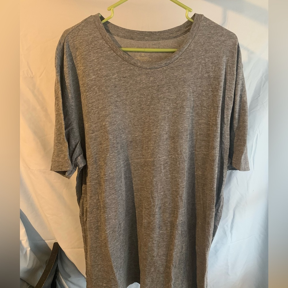 Men’s GH Bass & Co XL gray t shirt